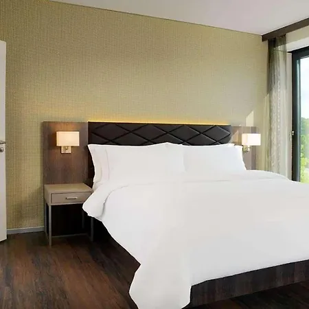 Western Airport Frankfurt Otel 3*