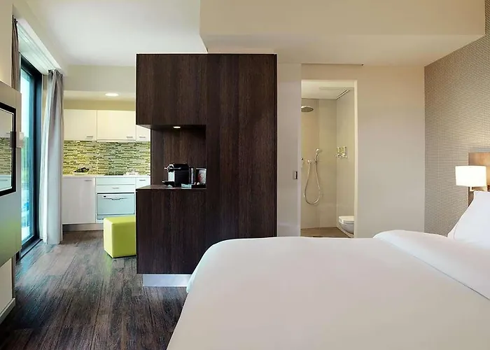 Western Airport Frankfurt 3*